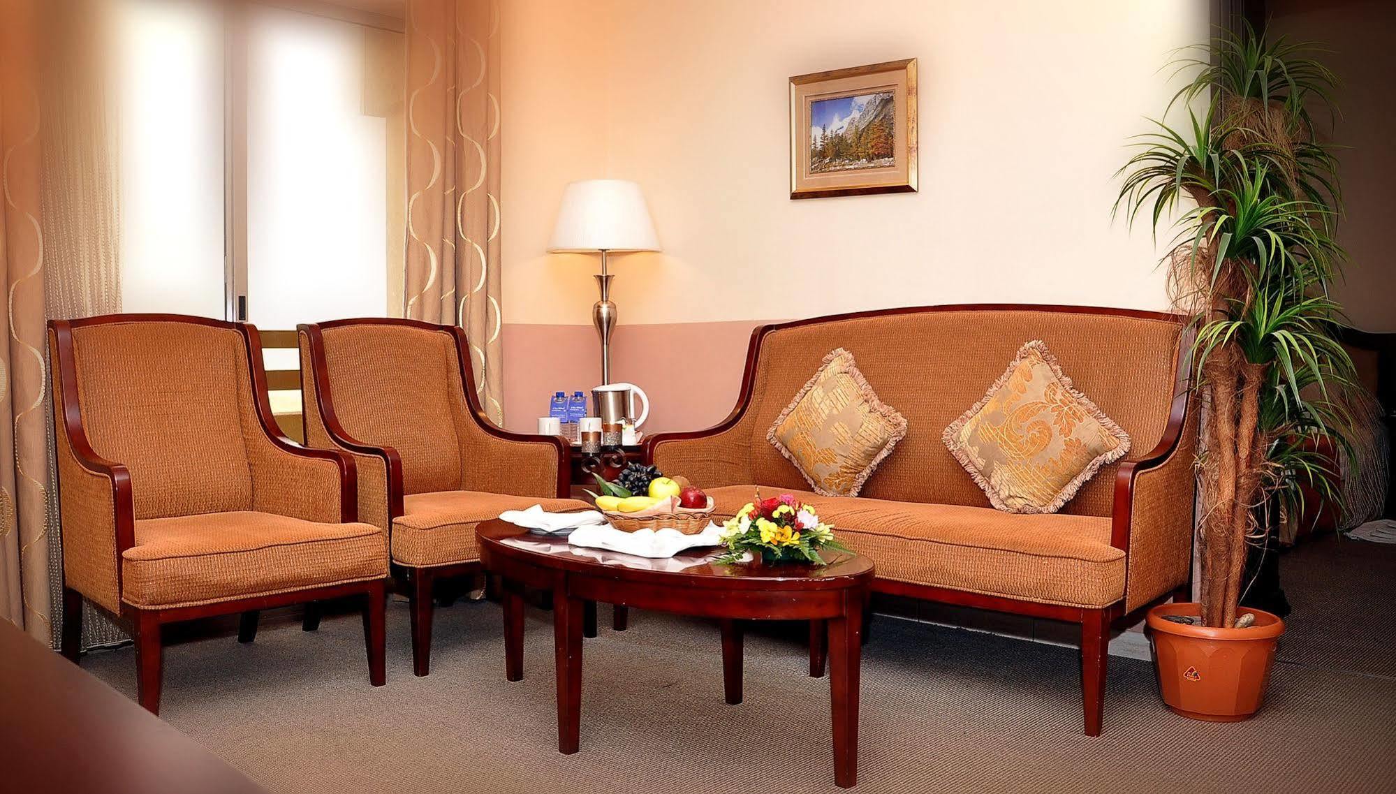 City Hotel ราสอัลไคมาห์ ภายนอก รูปภาพ