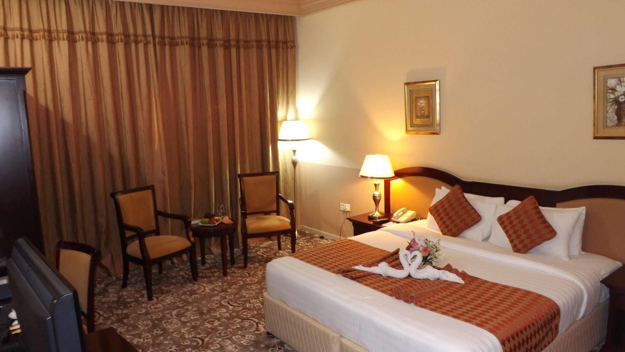 City Hotel ราสอัลไคมาห์ ภายนอก รูปภาพ